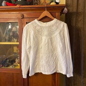 Gorgeous, cotton lacework blouse